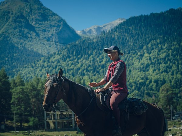 Конная прогулка в Архызе на Софийской поляне - фото 1