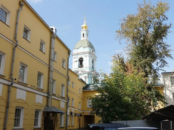 Гостиная горка на берегу Яузы - фото 1