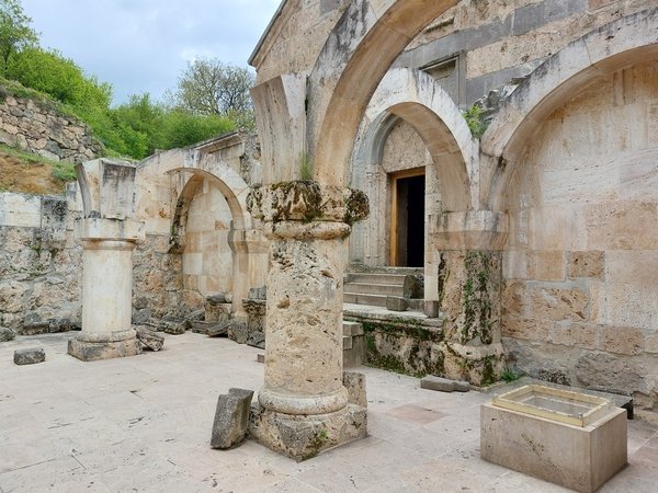 4 стихии Армении за 5 дней: монастыри и горы, Севан и вино - фото 4