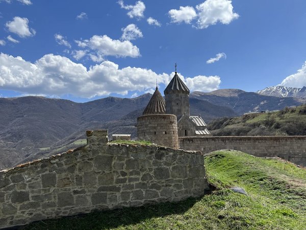 Из Еревана — в монастырь Татев: традиции средневековой Армении - фото 3