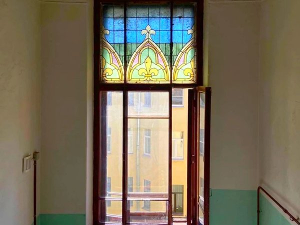 Витражи Петроградской стороны — со специалистом по витражному искусству