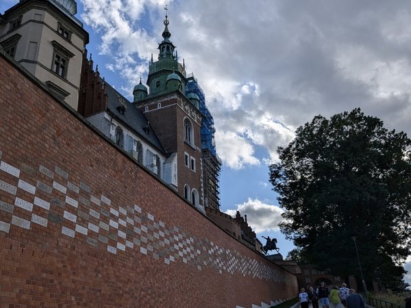 Старый Краков и замок Вавель: легенды о королях, шутах и драконах - фото 4