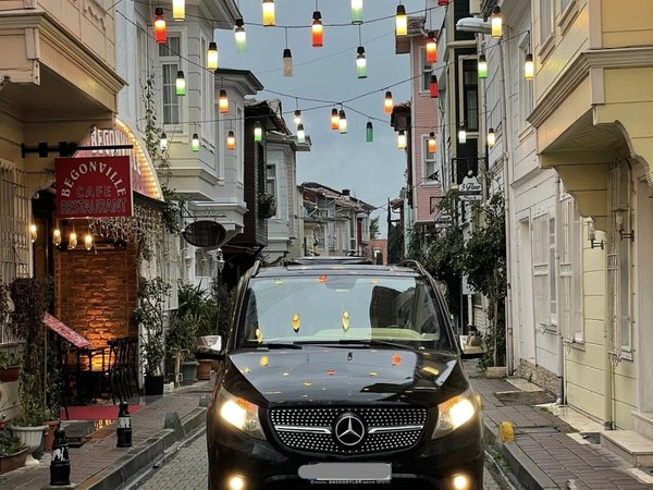 Поездка на Mercedes Vito по Стамбулу — без гида, но с инфосопровождением - фото 1