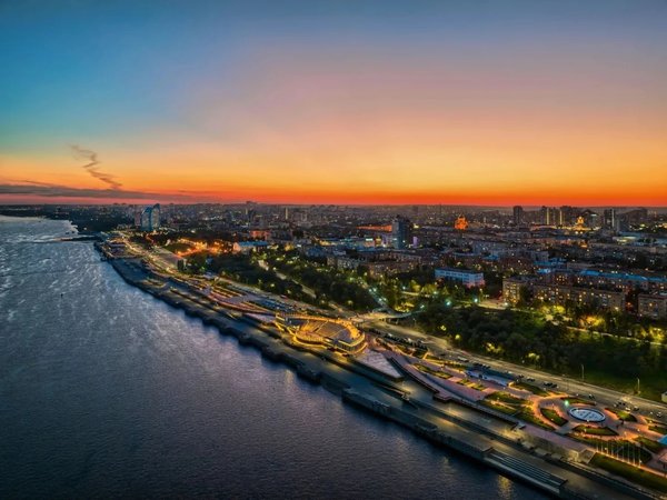 Вечерний Волгоград с борта катера - фото 1