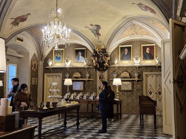 Базилика Санта-Мария-Новелла и средневековая аптека: истории за фасадами - фото 1