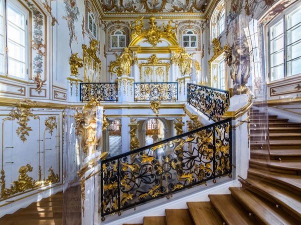Экскурсия по Нижнему парку и дворцу Петергофа (билеты включены) - фото 1