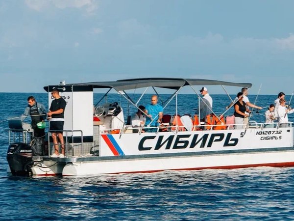 Трёхчасовая морская рыбалка в Адлере - фото 1