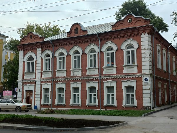 Нескучная экскурсия по купеческим кварталам