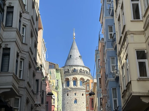 Многогранный Стамбул: от площади Таксим до Галатапорта - фото 2