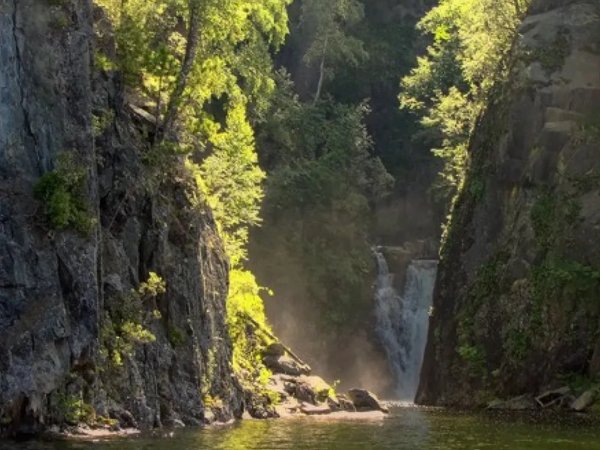 По Телецкому озеру на катере с прогулкой к водопадам - фото 3