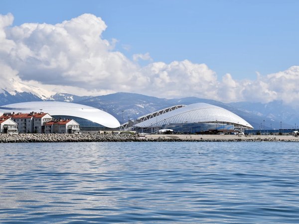 Из Адлера — на морскую прогулку на катере вдоль побережья Сириуса - фото 2