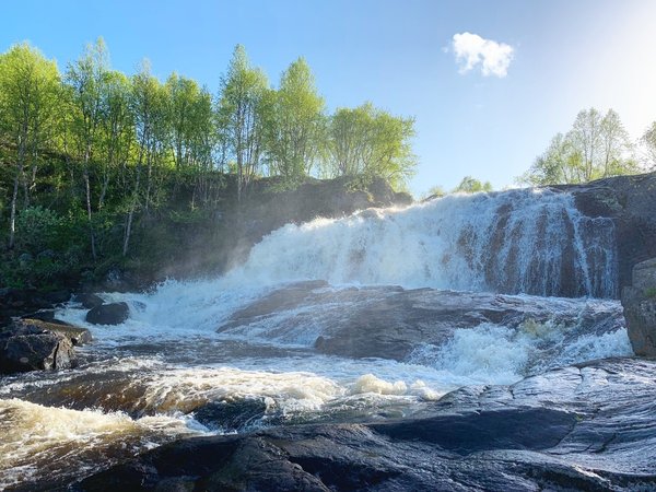 Душевный пикник у водопада на реке Лавна - фото 1