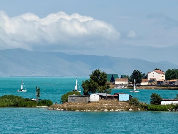 Красавица Армения: Севан и Дилижан - фото 1