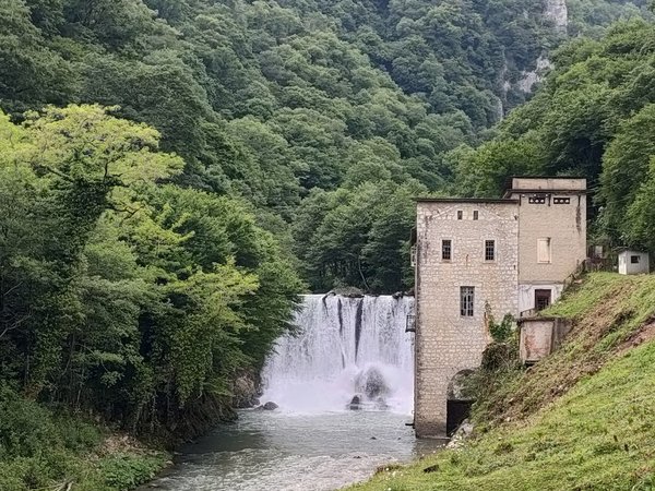 По Абхазии на кабриолете - фото 2