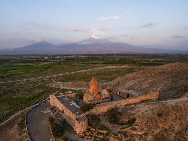 От Арарата до Симфонии камней: Хор Вирап, Гарни и Гегард - фото 1
