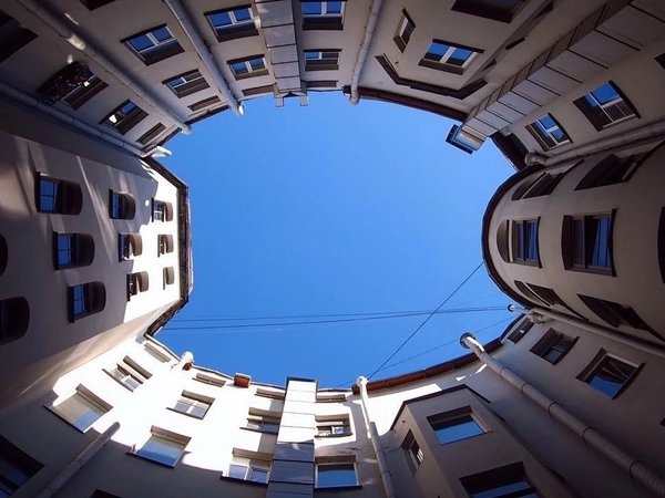 Дворы, парадные и крыша — дух истинного Петербурга - фото 4