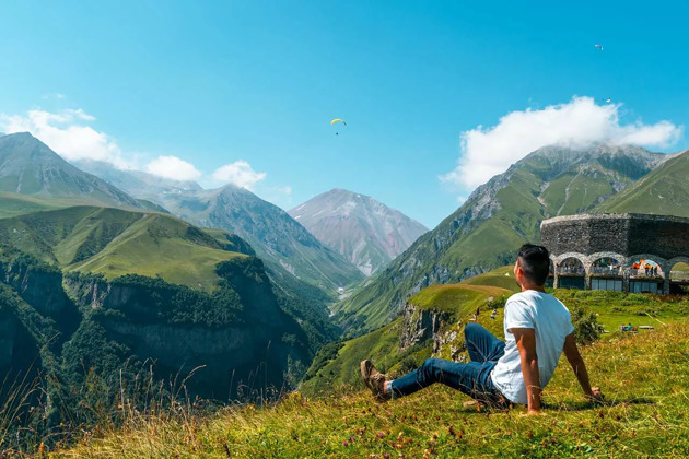 Экскурсия в мини-группе по маршруту Казбеги Ананури Гудаури