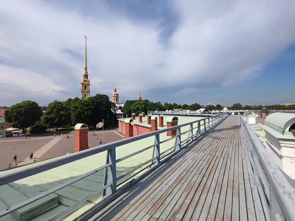 Петропавловская крепость: здесь начинался Петербург, здесь упокоились Романовы - фото 3