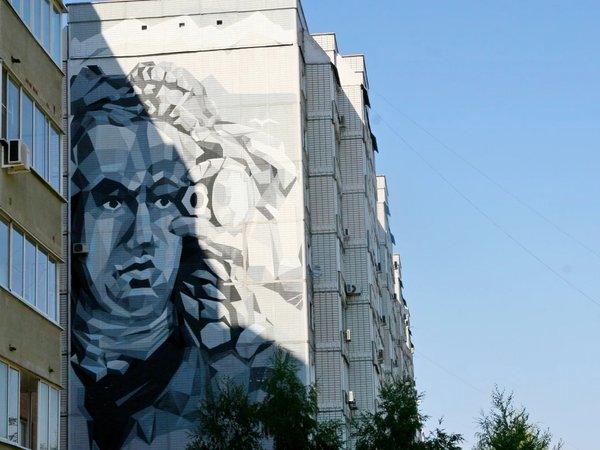 Тольятти: от советских дворцов до неоготического замка - фото 3