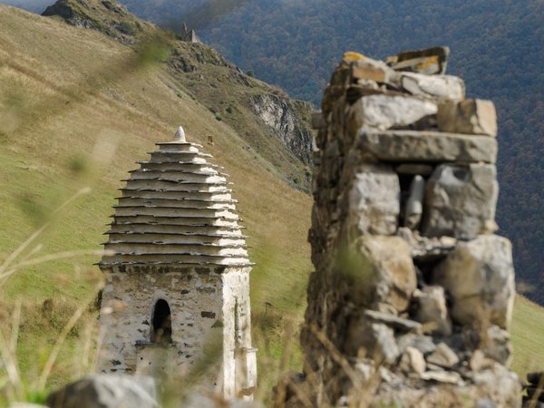 Стражи гор и времени: знакомство со страной башен - фото 1