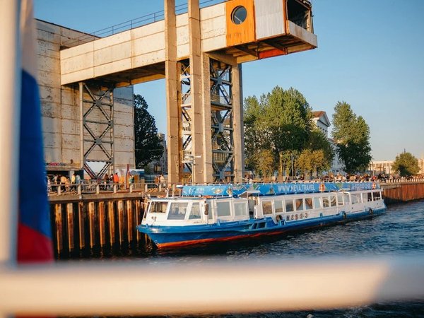 Прогулка на теплоходе «Город — Порт»