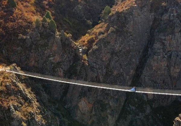 Небесный мост  в ущелье Чункурчак