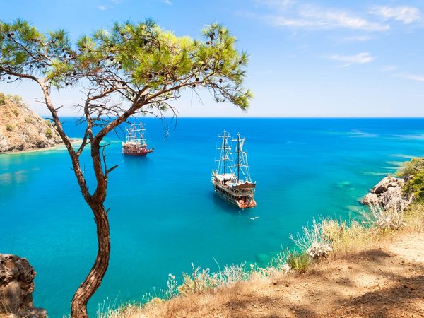На пиратской яхте вдоль побережья Антальи - фото 1