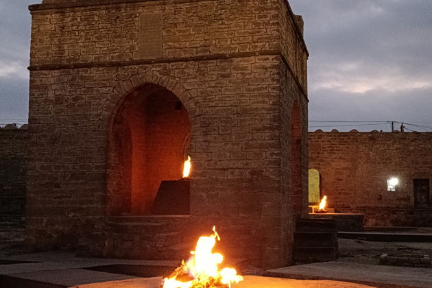 Фото экскурсии - Розовое озеро, Радужные горы, гора Бешбармаг, дегустация икры и + 2 локации - 11