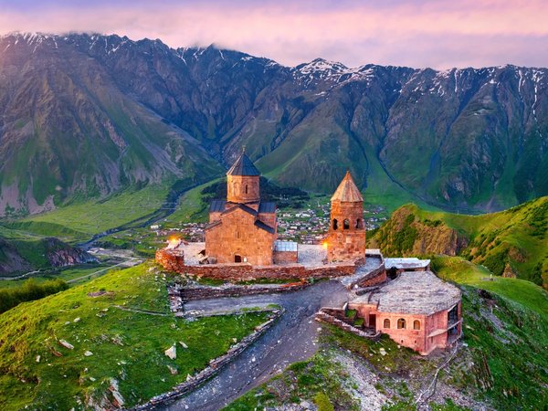 Горы, вино, любовь: путешествие по знаковым локациям Грузии с мастер-классом и дегустацией