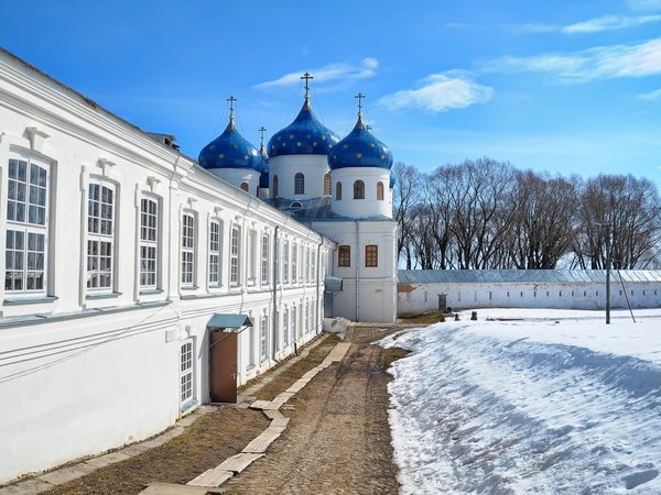 Окрестности Великого Новгорода: Юрьев монастырь и музей «Витославлицы» - фото 3