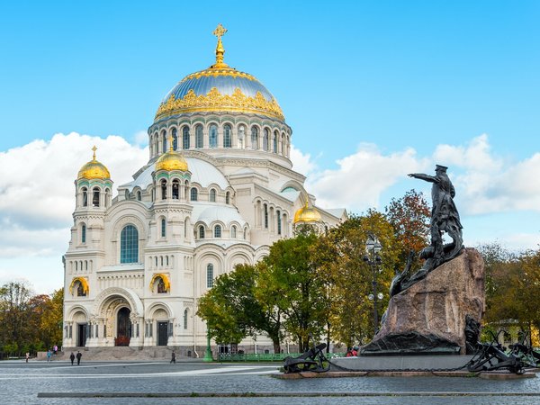 Кронштадт — в город фортов на микроавтобусе