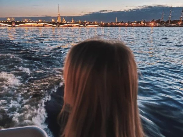 На катере — к разводным мостам ночного Петербурга - фото 3