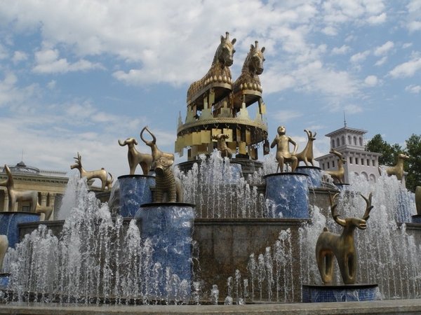 В древние монастыри и пещеру Прометея из Тбилиси - фото 3