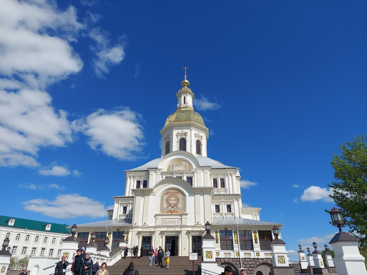В Серафимо-Дивеевский монастырь из Нижнего Новгорода