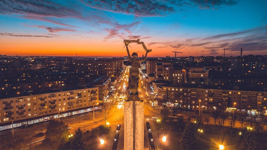 Сияй, вечерняя Калуга!
