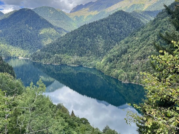 Гагра и озеро Рица — первое знакомство с Абхазией - фото 1