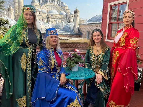 В гостях у османского паши: фото в костюмах, мозаичные лампы и кофе на песке - фото 1