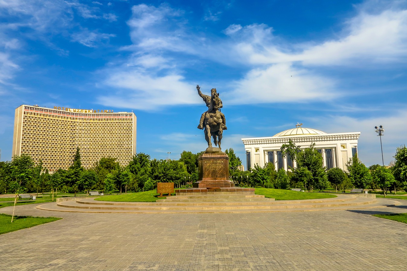 «Красавец Ташкент»: авто-пешеходная экскурсия
