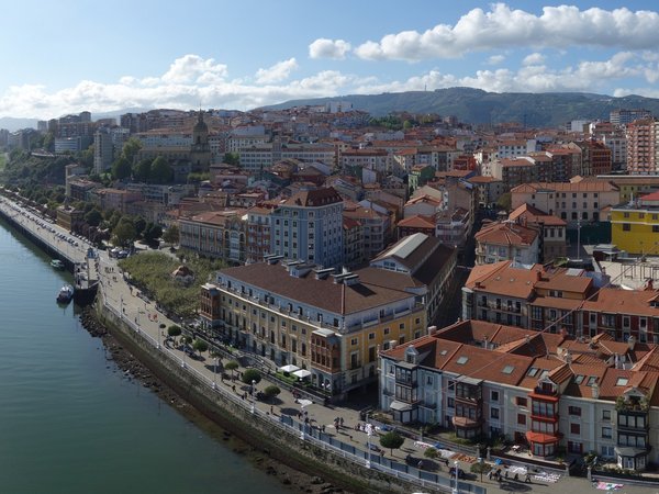 Бискайский мост и два мира по берегам реки - фото 4