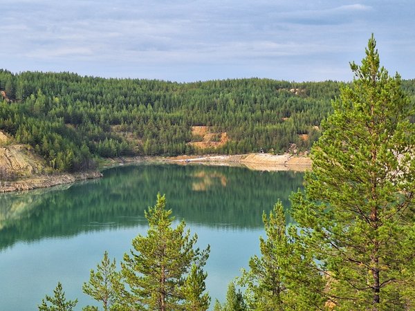 Из Екатеринбурга — в Невьянск и к самоцветному карьеру