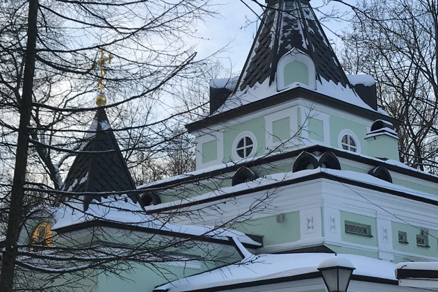 Фото - экскурсия: К святым покровителям Петербурга с визитом на кладбища