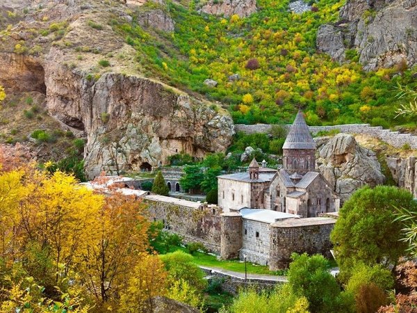 Армения от языческих храмов до снежных хребтов - фото 2