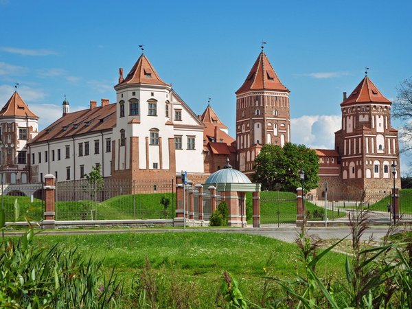 Из Минска в Мир и Несвиж: замки Радзивиллов с личным гидом - фото 1