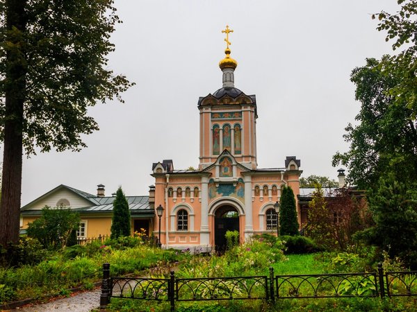 Оптина пустынь и Шамордино: культовые святыни Калужской области - фото 3