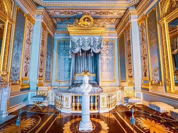 Гатчина: рыцарский дух и императорская роскошь - фото 1