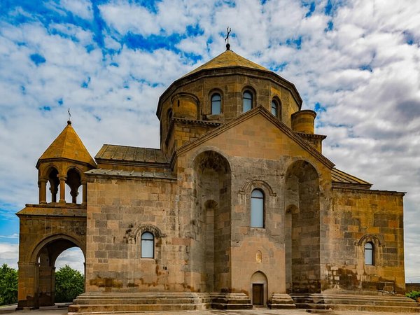 Эчмиадзин — храмы, музеи и необычный парк - фото 2