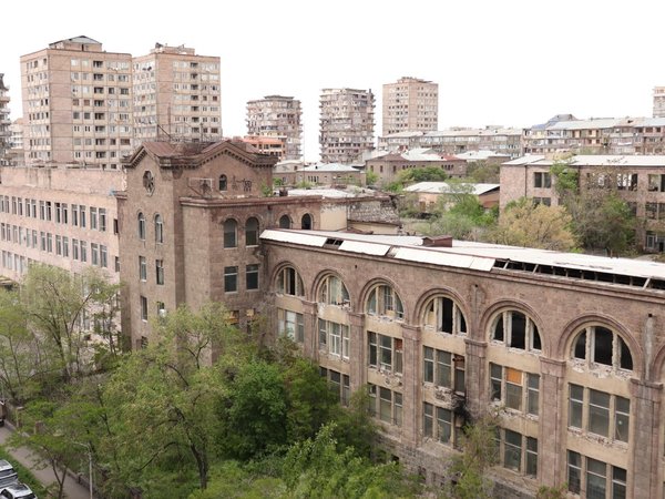 Мастерская художника на часовом заводе Еревана - фото 1