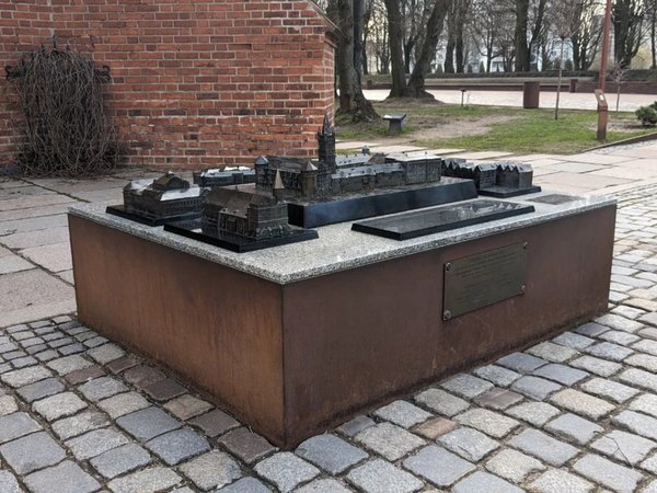 Мобильный квест в Калининграде «В поисках Радзивилловской рукописи» - фото 4