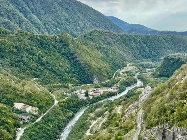 Дворец князей Дадиани и Ингурская ГЭС - фото 3