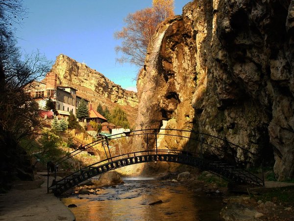 З в 1: Медовые водопады, гора Кольцо и термальные источники - фото 3